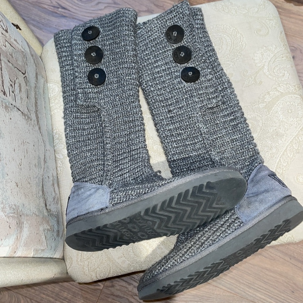 Classic grey knitted UGG clardy boots size 6